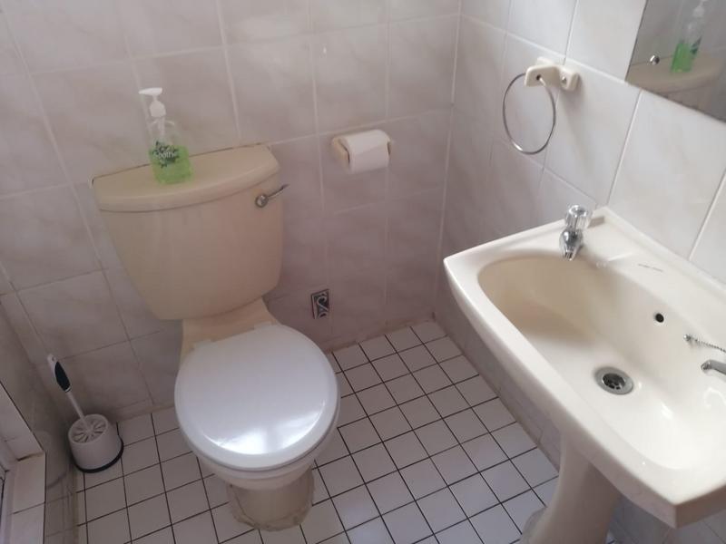 5 Bedroom Property for Sale in Sandbaai Western Cape